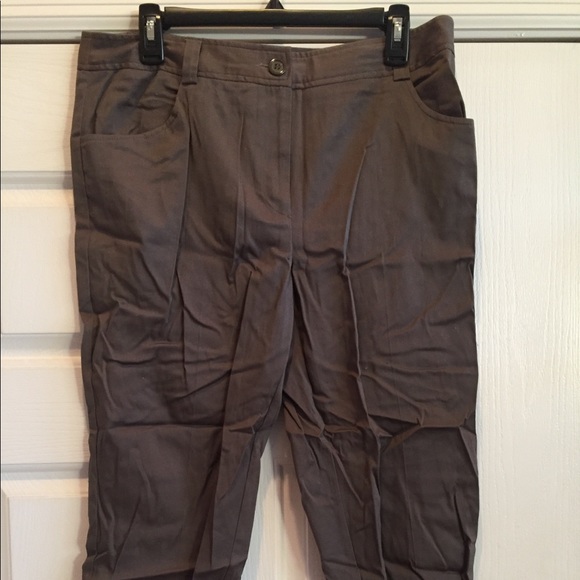 courtenay Pants - Courtenay Capris size 12 with zipper leg